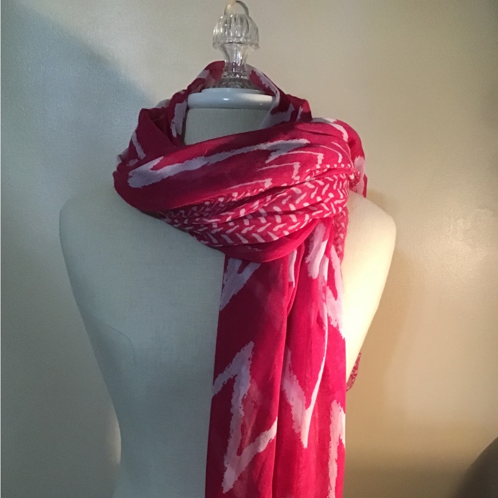 Woman’s decorative scarf approximately 43 x 65“ 2 Chic CC